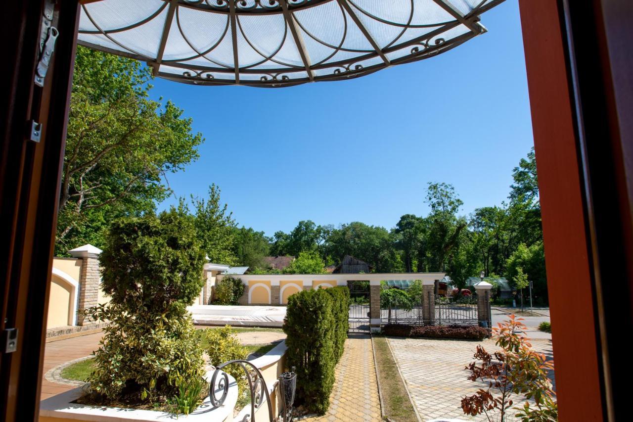 Hotel Vila Lago Palić المظهر الخارجي الصورة