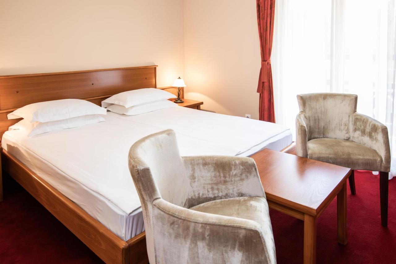 Hotel Vila Lago Palić المظهر الخارجي الصورة