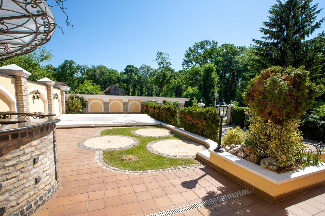 Hotel Vila Lago Palić المظهر الخارجي الصورة